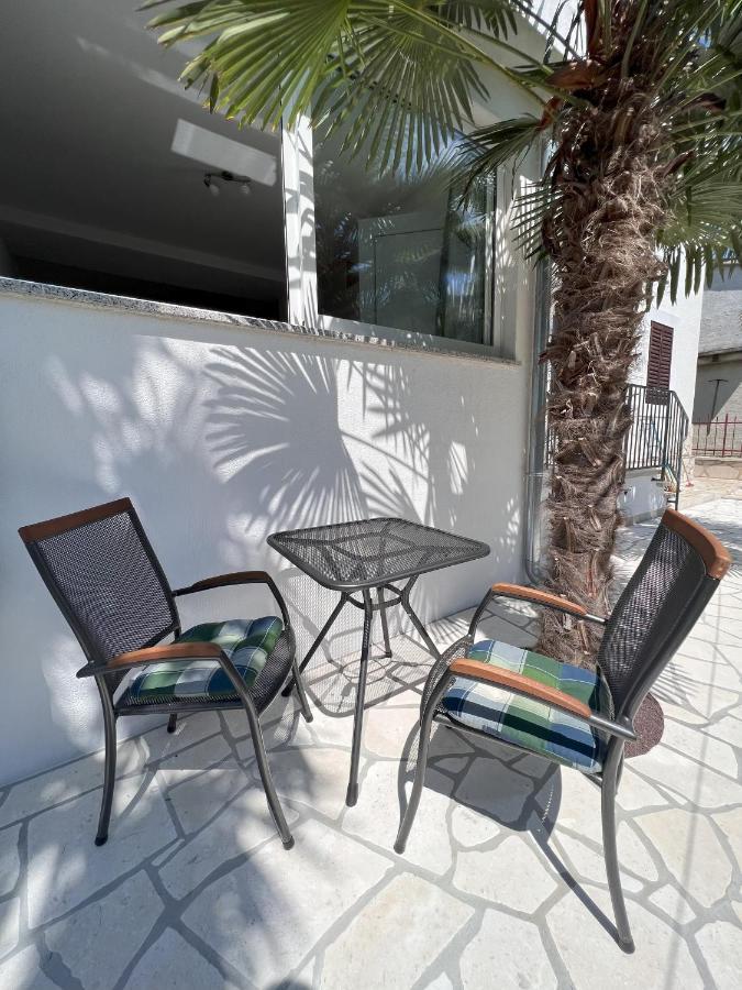 Apartmani Palme Funtana Exterior photo