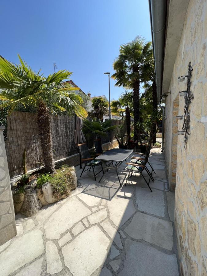 Apartmani Palme Funtana Exterior photo