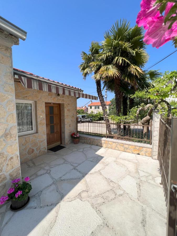 Apartmani Palme Funtana Exterior photo