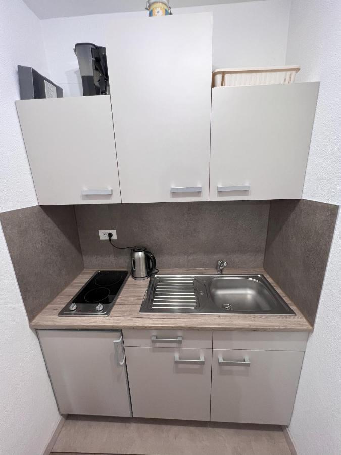 Apartmani Palme Funtana Exterior photo